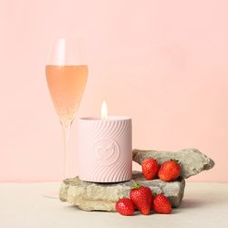 HighOnLove - Pink Massage Candle Strawberries & Champagne